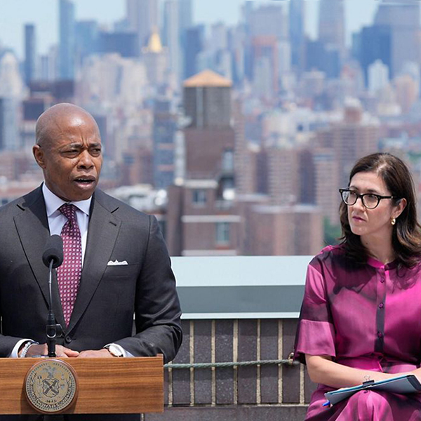 New York City mayor Eric Adams with New York City chief housing officer Jessica Katz, BA’98 (Photo: New York City Mayor's Office)